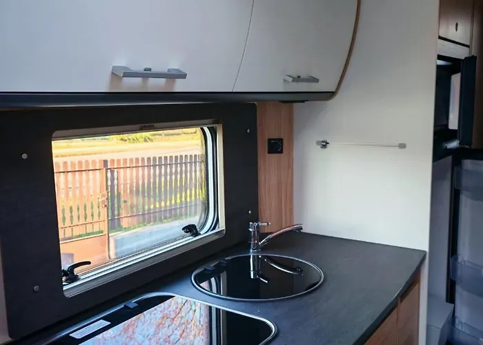 Balatoni Lakoauto Camping